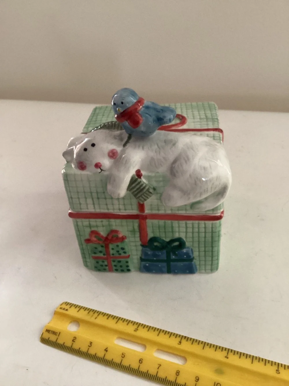 Ceramic trinket box with kitten/bird/ gift box design